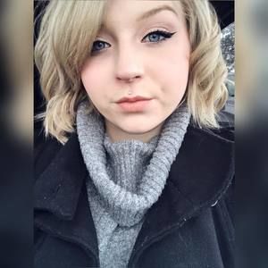 Meet your Posher, Laura